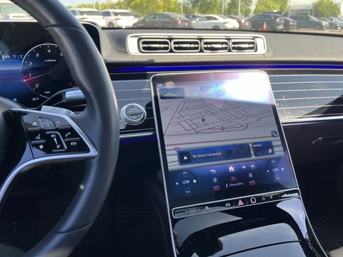 Used 2023 Mercedes-Benz S 580 4MATIC Sedan image 32