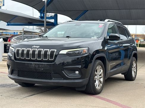 Used 2019 Jeep Cherokee Latitude w/ Popular Appearance Group image 2