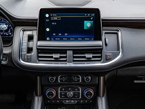 Used 2022 Chevrolet Suburban High Country image 15