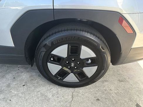 Used 2026 Hyundai Santa Fe SEL image 12