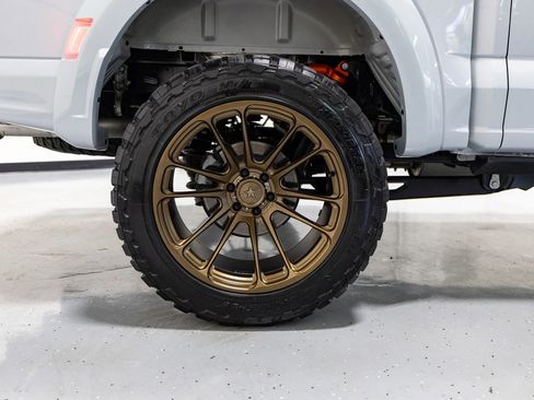 Used 2025 Ford F150 Raptor AWD/4WD image 36
