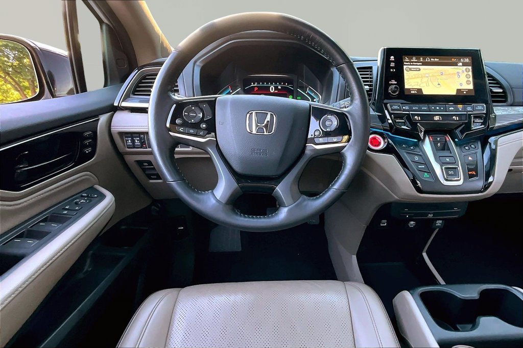 Used 2024 Honda Odyssey Elite image 9