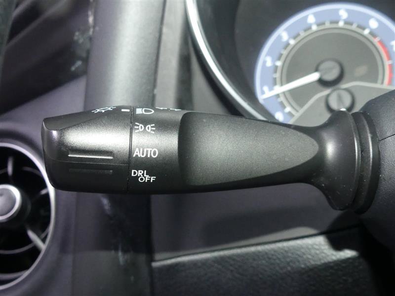 Used 2018 Toyota Corolla iM w/ All-Weather Mat Package FWD image 33