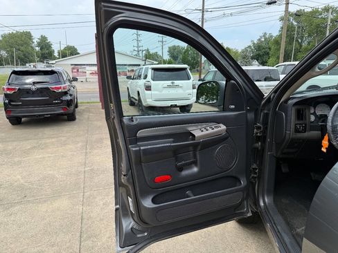 Used 2004 Dodge Ram 1500 Truck SLT w/ Sport Appearance Group AWD/4WD image 10