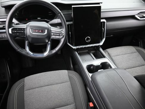 Used 2025 GMC Acadia Elevation image 17