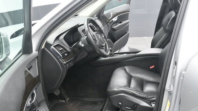 Used 2018 Volvo XC90 T6 Momentum w/ Convenience Package AWD/4WD image 26