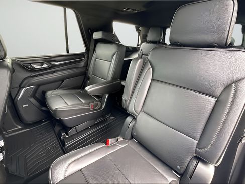 Used 2021 GMC Yukon Denali w/ Advanced Technology Package AWD/4WD image 18