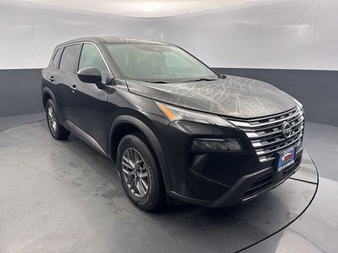 Used 2024 Nissan Rogue S image 11