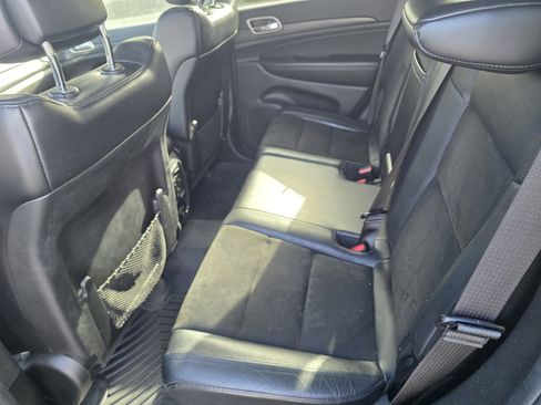 Used 2019 Jeep Grand Cherokee Laredo w/ Security & Convenience Group image 7