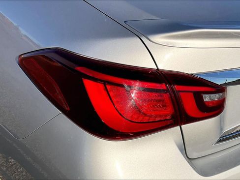 Used 2019 INFINITI Q70 L 3.7 w/ Sensory Package image 27