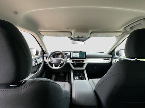 New 2026 Ford Explorer Active RWD image 16