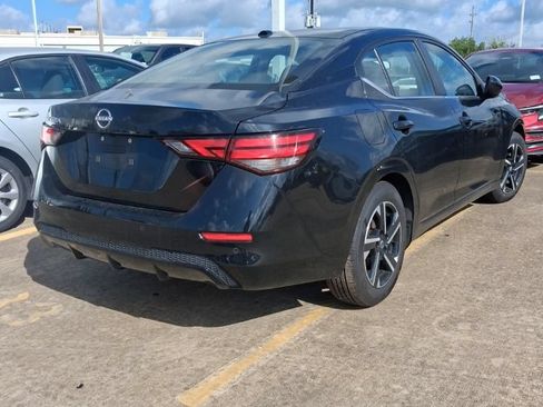 Used 2025 Nissan Sentra SV FWD image 3