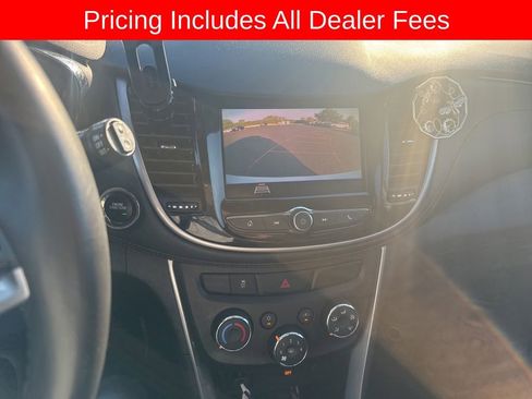 Used 2020 Chevrolet Trax LT w/ Redline Edition FWD image 8