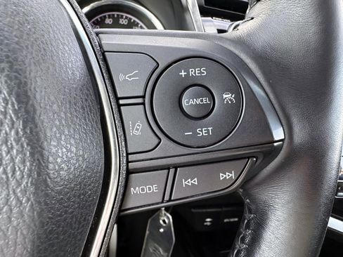 Used 2019 Toyota Camry SE FWD image 17