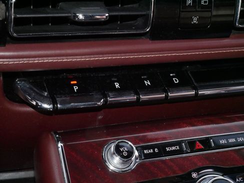 Used 2022 Lincoln Aviator Black Label w/ Dynamic Handling Package image 24