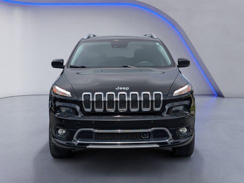 Used 2017 Jeep Cherokee Overland w/ Technology Group AWD/4WD image 3