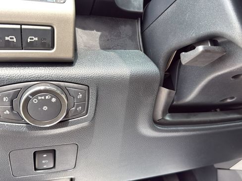 Certified 2022 Ford F350 Lariat AWD/4WD image 17