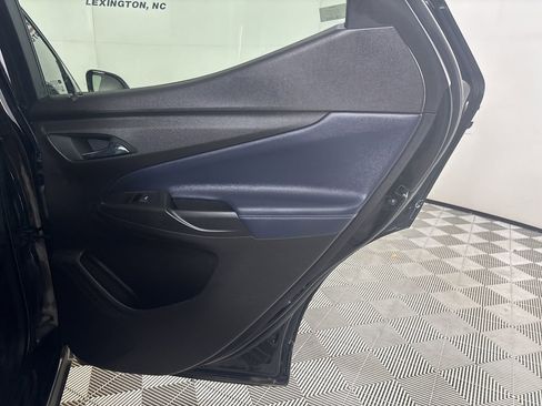 Used 2022 Chevrolet Bolt EUV LT w/ Convenience Package image 24