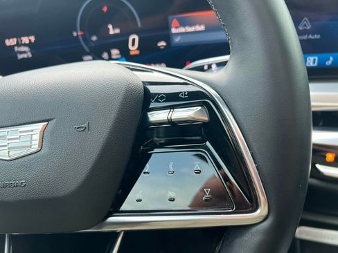 Used 2024 Cadillac Lyriq Luxury AWD/4WD image 20
