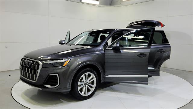 Used 2025 Audi Q7 3.0T Premium Plus AWD/4WD image 29