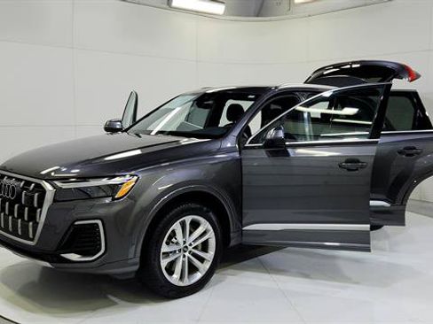 Used 2025 Audi Q7 3.0T Premium Plus AWD/4WD image 29