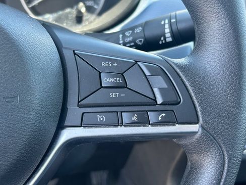 Used 2025 Nissan Versa SV FWD image 17