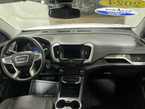 Used 2024 GMC Terrain SLE FWD image 23