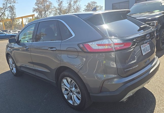 Used 2023 Ford Edge Titanium AWD/4WD image 3