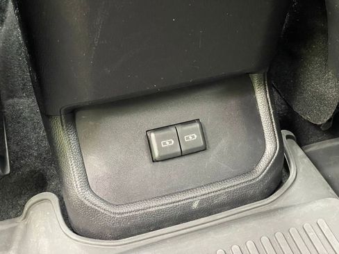 Used 2022 Toyota Highlander XSE FWD image 23