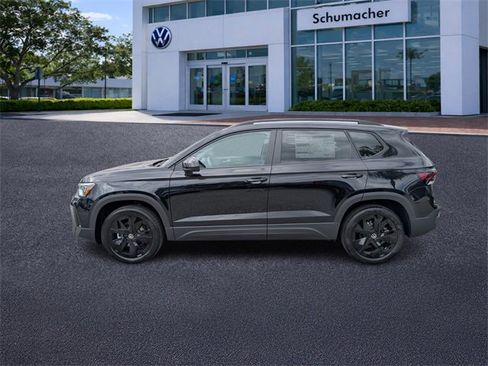 New 2026 Volkswagen Taos SE image 4