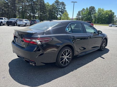 Used 2022 Toyota Camry SE image 8