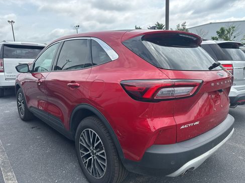 Used 2023 Ford Escape Active w/ Tech Pack #1 AWD/4WD image 4