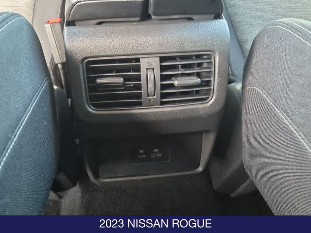 Used 2023 Nissan Rogue SV AWD/4WD image 17