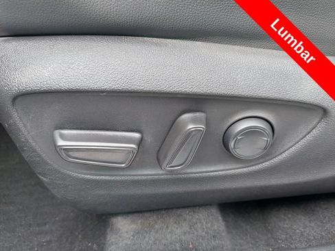 Used 2023 Toyota Highlander XLE FWD image 16