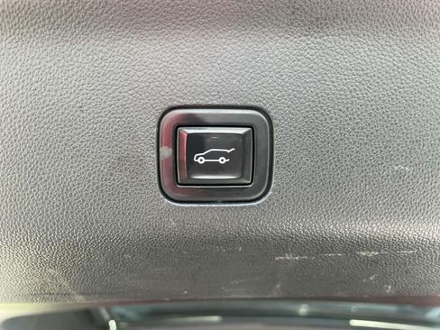 Used 2021 Chevrolet Tahoe High Country w/ Premium Package AWD/4WD image 9