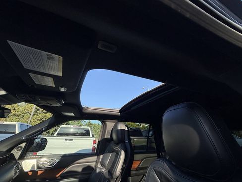 Used 2019 Lincoln Navigator Reserve AWD/4WD image 34