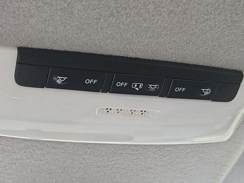 Used 2022 Nissan Kicks SV FWD image 24