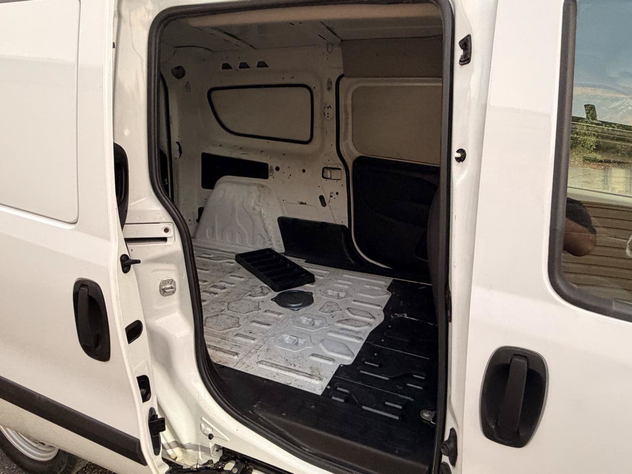 Used 2015 RAM ProMaster City Tradesman FWD image 21