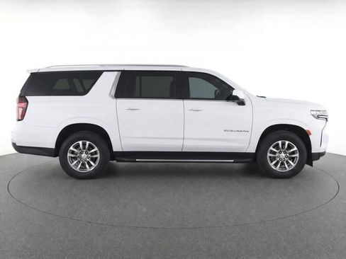 Used 2024 Chevrolet Suburban LT AWD/4WD image 3