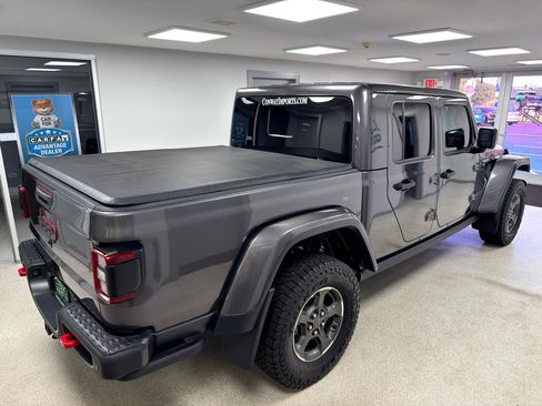 Used 2021 Jeep Gladiator Rubicon image 3