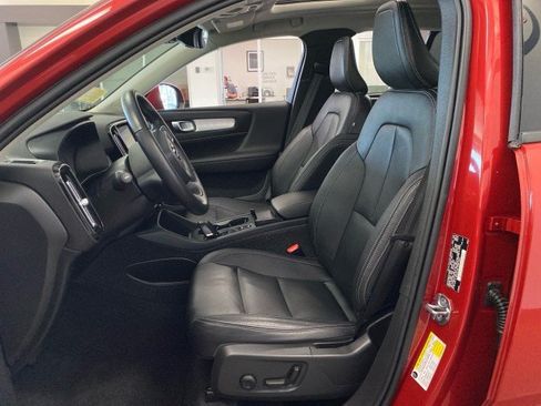 Used 2020 Volvo XC40 T5 Momentum AWD/4WD image 16