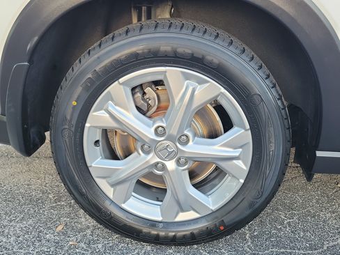 Certified 2025 Honda HR-V LX image 5