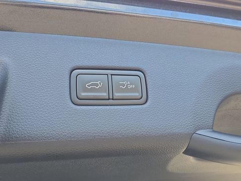 New 2026 Kia Carnival EX FWD image 11