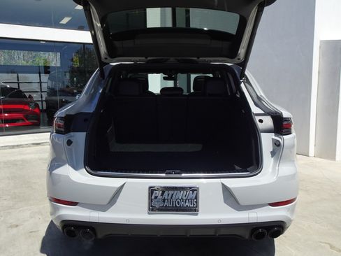 Used 2023 Porsche Cayenne Turbo w/ Premium Package Plus (PI3) AWD/4WD image 6