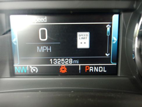 Used 2018 Chevrolet Tahoe LT w/ Luxury Package RWD image 17
