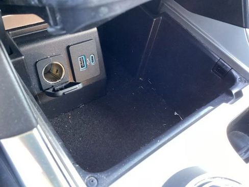 Used 2021 Ford Explorer Limited w/ Hybrid Equipment Group 310A AWD/4WD image 35