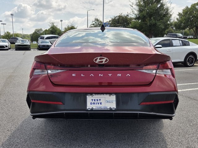 Used 2025 Hyundai Elantra SEL FWD image 7