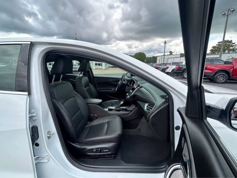 Used 2024 Chevrolet Malibu LT image 14