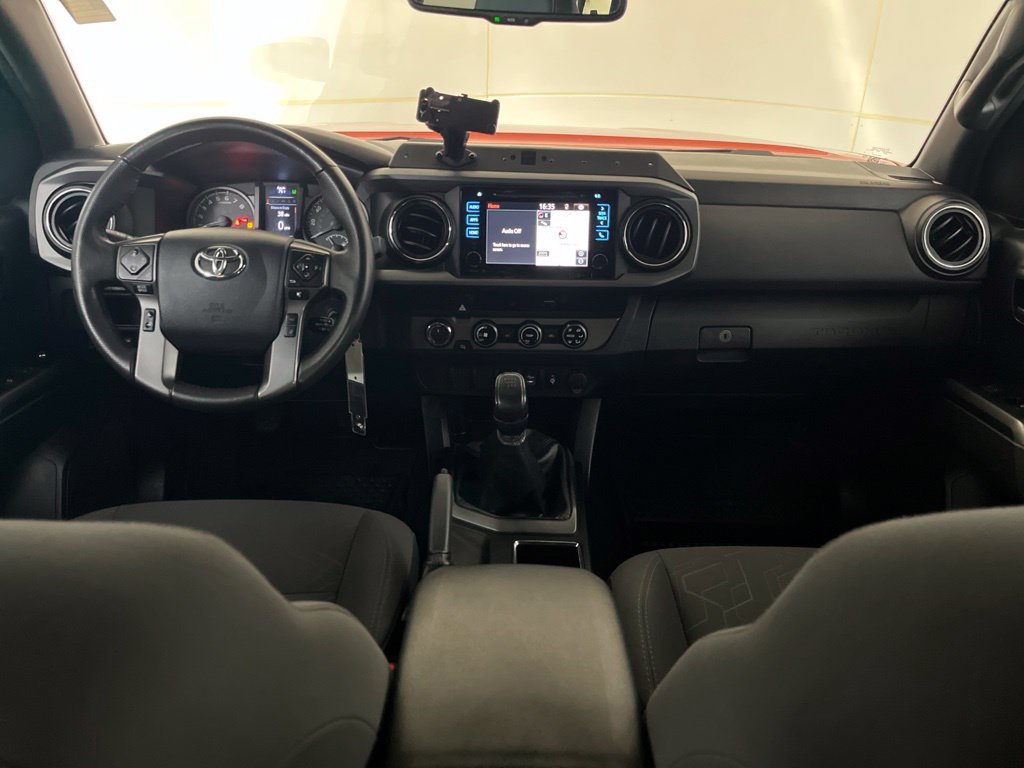 Used 2018 Toyota Tacoma TRD Off-Road AWD/4WD image 30
