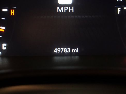 Used 2019 Dodge Challenger SXT w/ Driver Convenience Group image 6